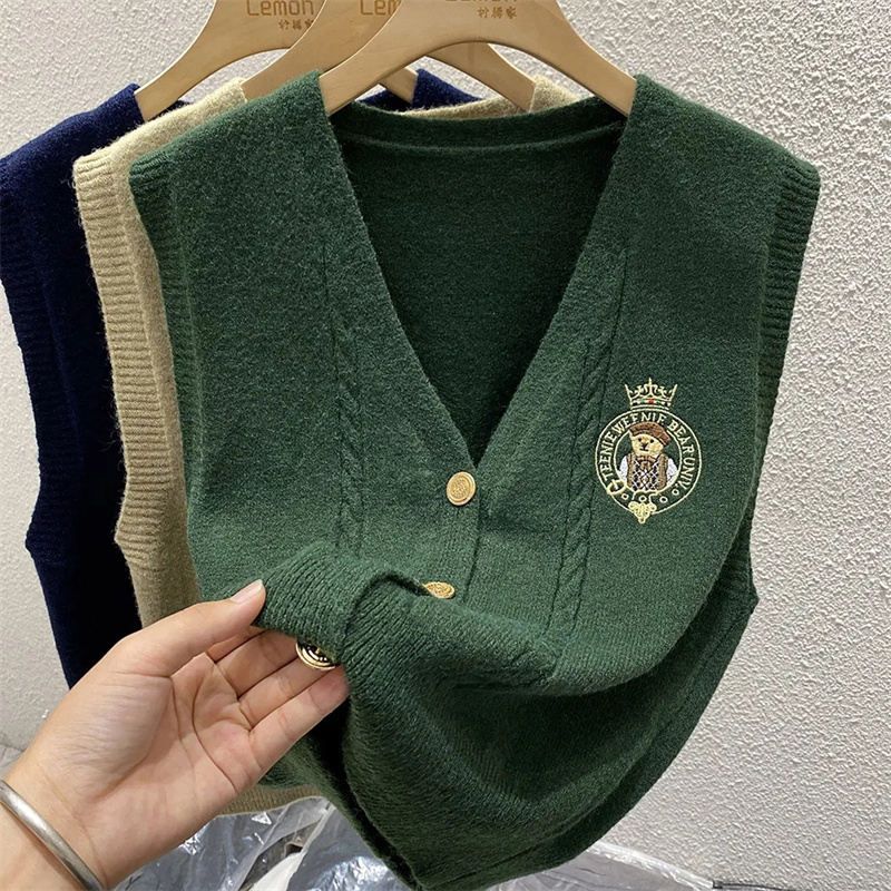 New Embroidered Bear Knitted L – обзор и цена Sewing Vest