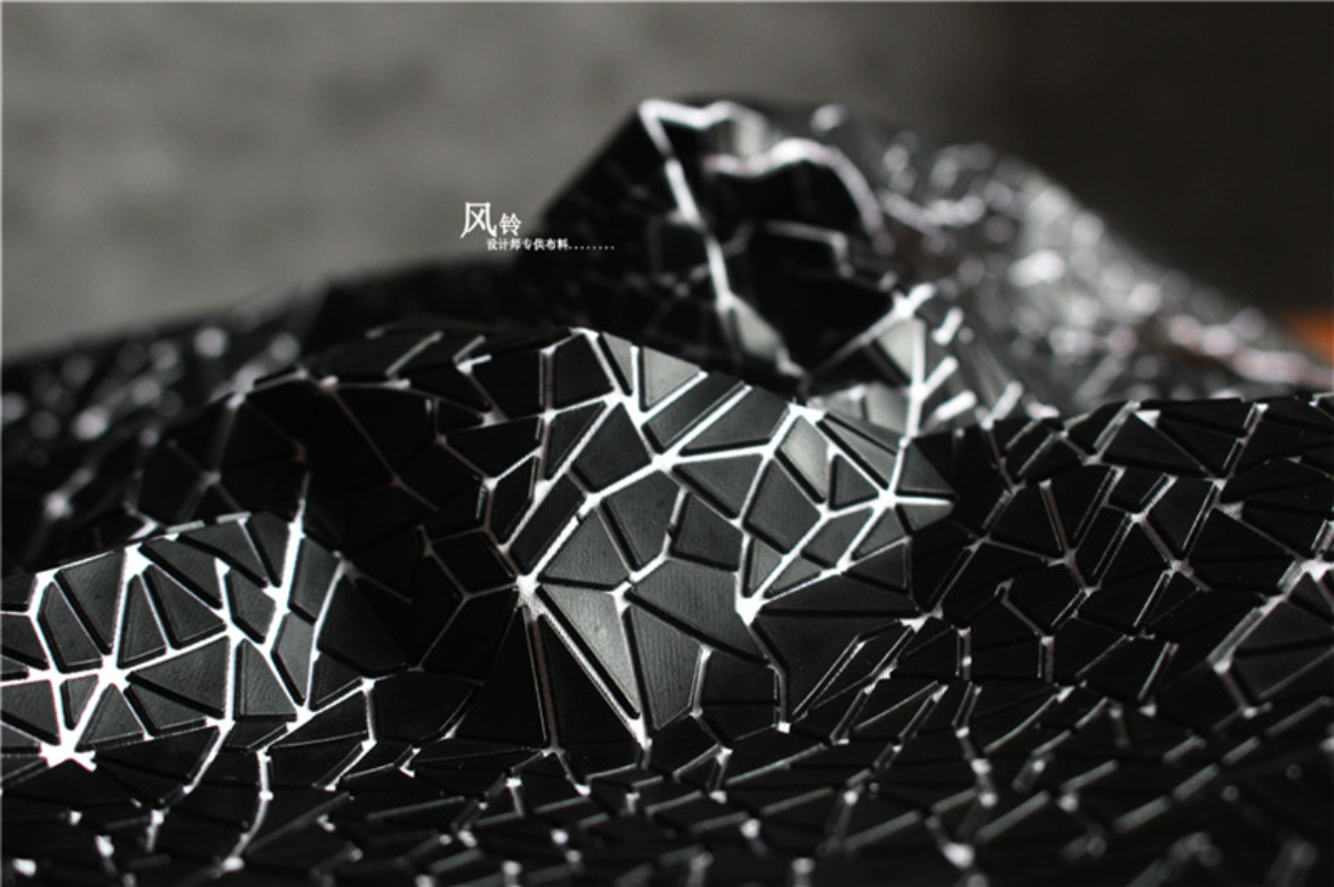 PU Fabric Black Irregular Shap – обзор и цена Is Sewing Textile Art