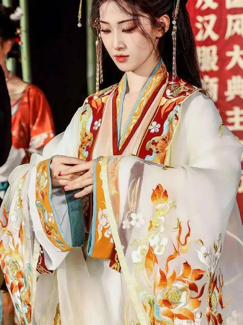 Ming Dynasty Hanfu Embroidery  – обзор и цена Sewing Art